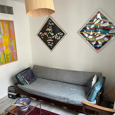 Charming For Three In Central Chic Area Of Paris